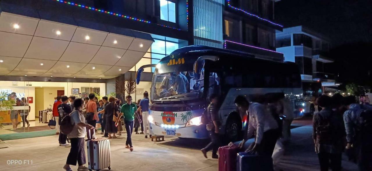 Hotel Broadway Yangon Extérieur photo