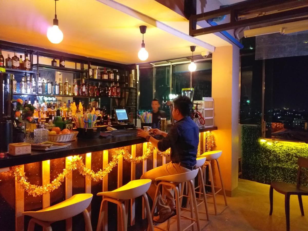 Hotel Broadway Yangon Extérieur photo