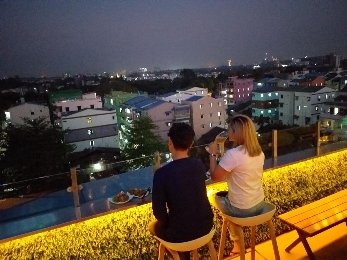 Hotel Broadway Yangon Extérieur photo