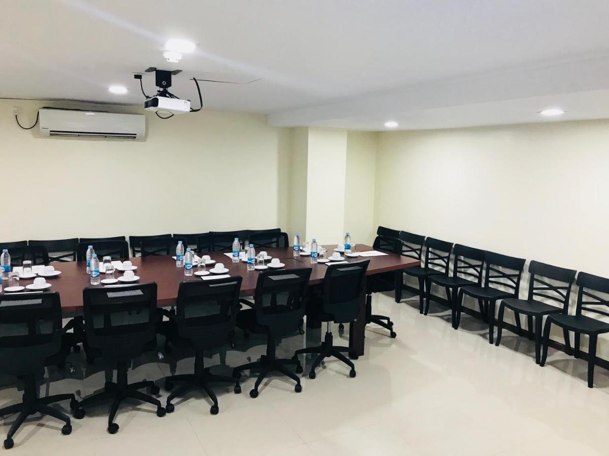 Hotel Broadway Yangon Extérieur photo